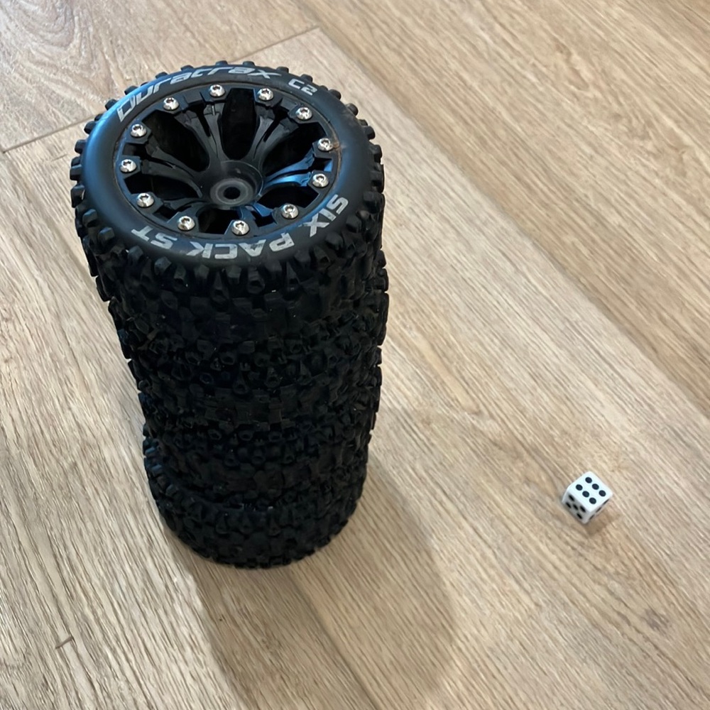 Great condition Duratrax six pack ST RC tires